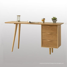 Bureau de bureau en bois avec un design célèbre